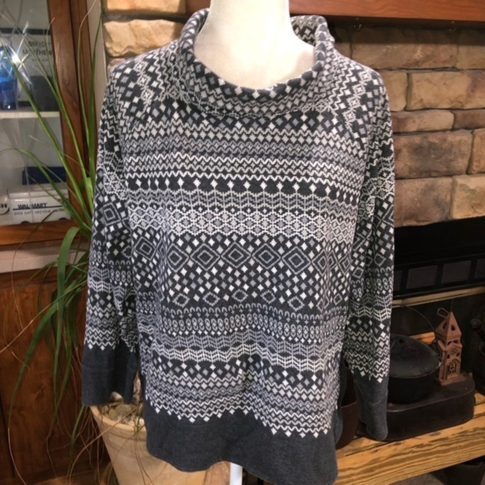 T by TALBOTS SIZE XLARGE GRAY AND WHITE 3/4 SLEEVE SWEATER W/ZIPPER DETAIL